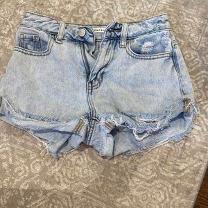 PacSun shorts size 22